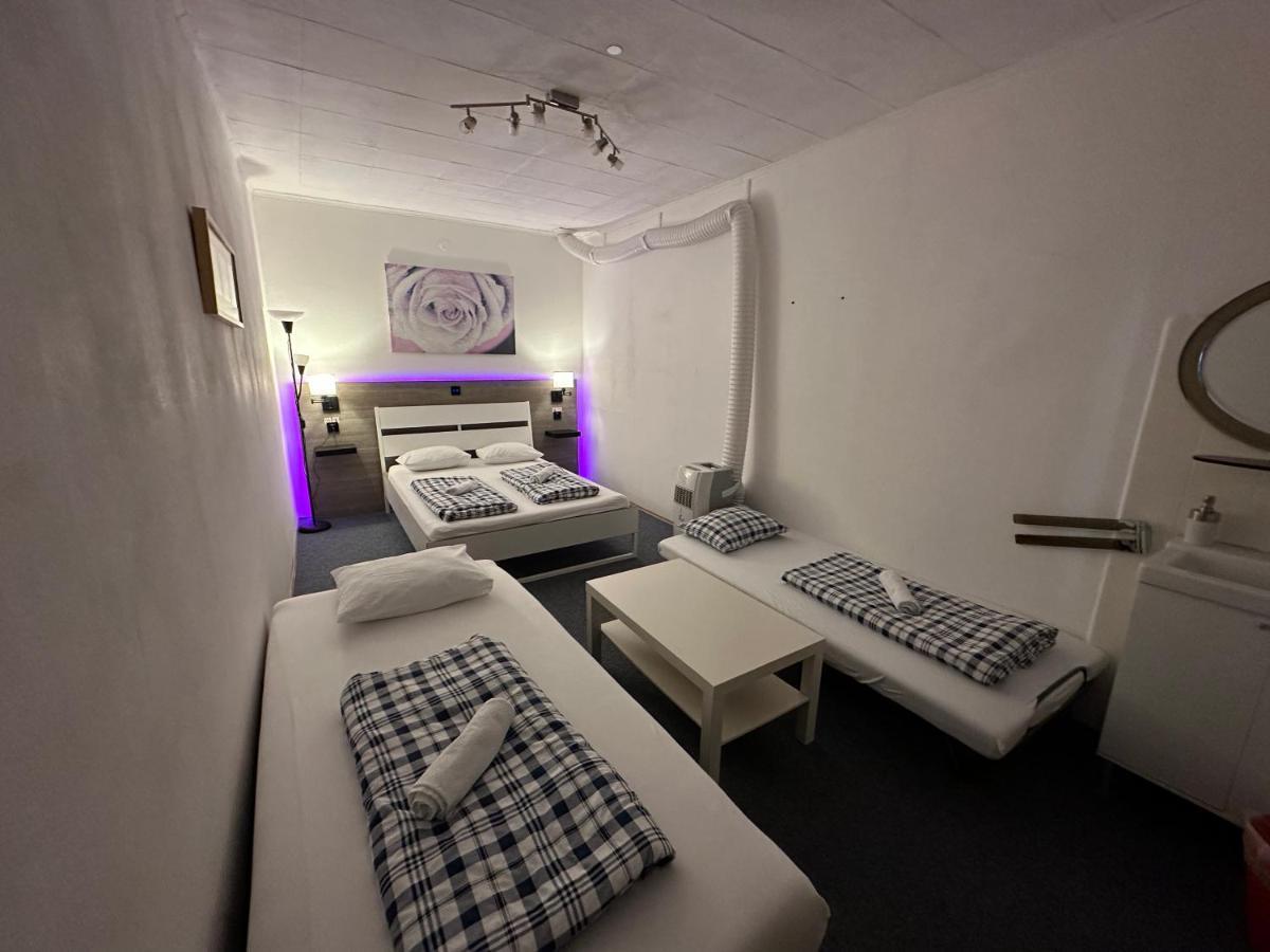 Hostel Lovely Rooms, City Center, Shared Bathroom, Windows To Corridor Villach Eksteriør billede