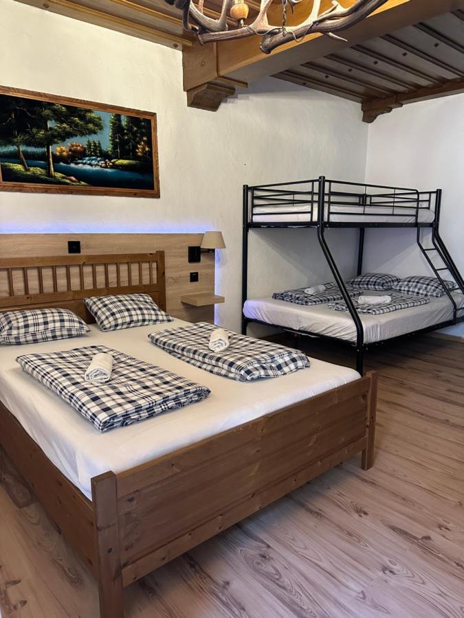 Hostel Lovely Rooms, City Center, Shared Bathroom, Windows To Corridor Villach Eksteriør billede
