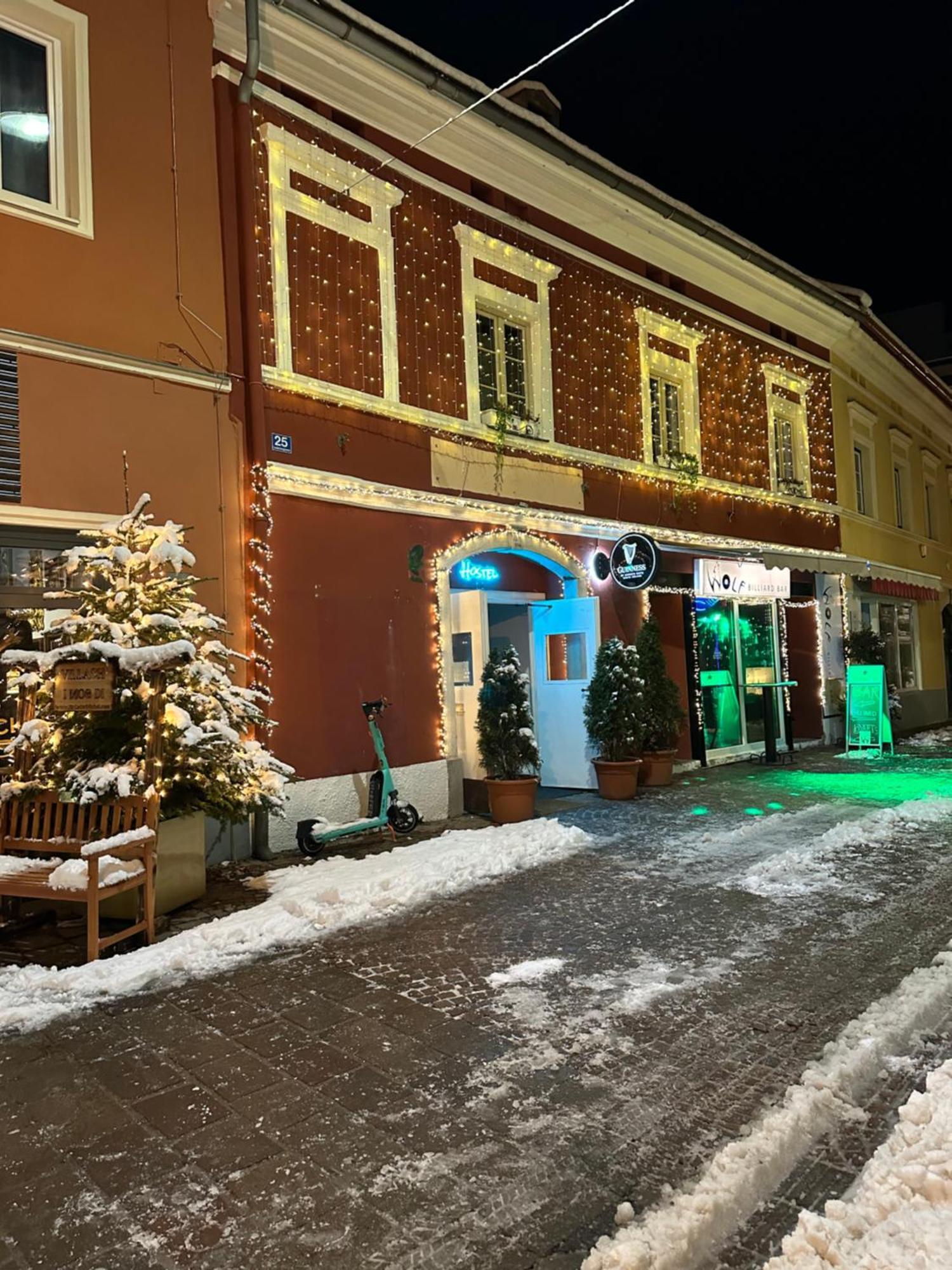 Hostel Lovely Rooms, City Center, Shared Bathroom, Windows To Corridor Villach Eksteriør billede
