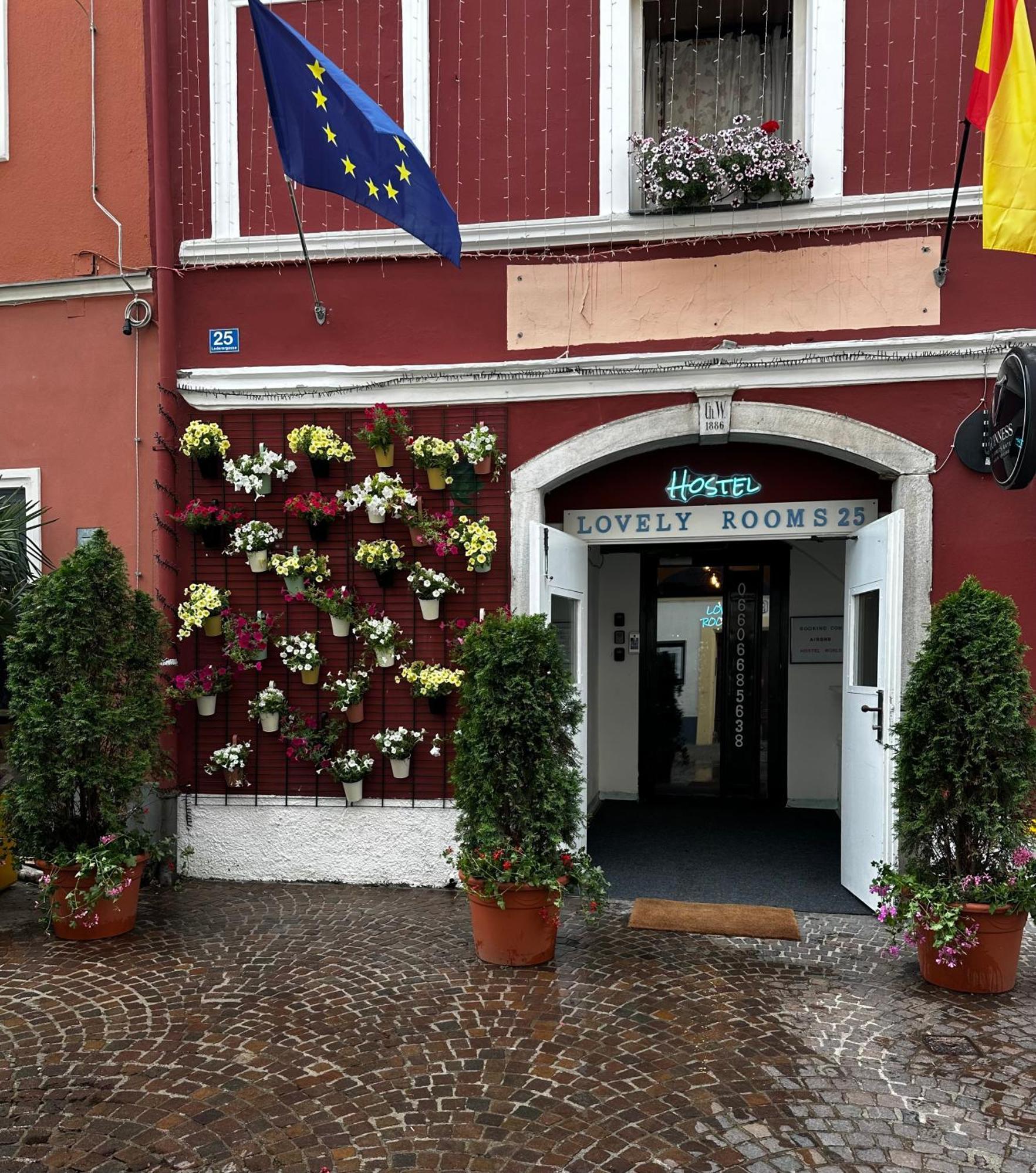 Hostel Lovely Rooms, City Center, Shared Bathroom, Windows To Corridor Villach Eksteriør billede